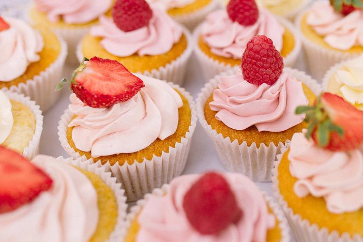 白昼拍摄组 作品封面